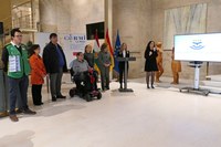 Entrega del renovado artículo 49 de la Constitución y presentación de un cupón alusivo de la ONCE