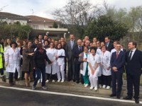 Foto de familia con los trabajadores del Instituto