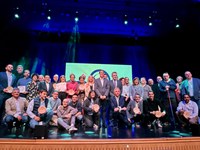 Fernández Cornago asiste al acto de entrega de los VI Premios Radio Rioja