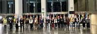 La presidenta del Parlamento asiste a la apertura del seminario internacional 'El español en Europa'