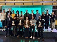 La presidenta del Parlamento asiste al acto de entrega de los Premios Futuro La Rioja