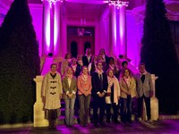 La presidenta del Parlamento asiste al acto de iluminación del Palacio de Gobierno regional con motivo del Día Mundial contra el Cáncer de Mama