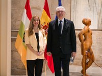 La presidenta del Parlamento de La Rioja recibe la memoria de 2025 del TSJR