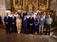 La presidenta del Parlamento participa en Alesanco en los actos en honor de Santiago Apóstol