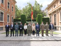 La presidenta del Parlamento participa en el acto institucional del Día de la Delegación