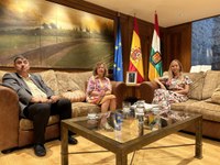 La presidenta del Parlamento y los responsables de CERMI-Rioja abordan la situación de la discapacidad en nuestra comunidad autónoma