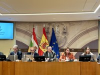 Noemí Manzanos comparece para presentar las cuentas de su departamento para el próximo ejercicio